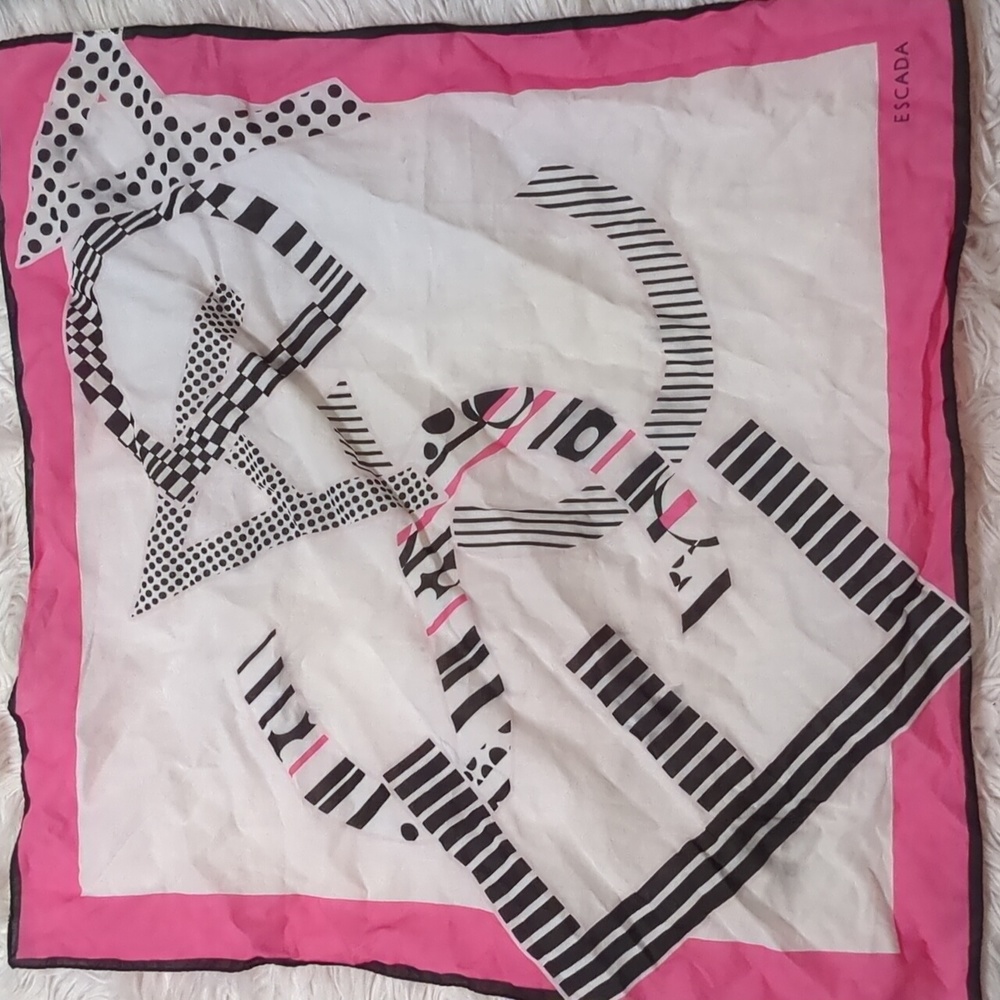 Escada women's scarf